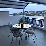 Erato Μπατσί