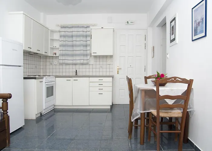 Erato * Batsi (Andros)